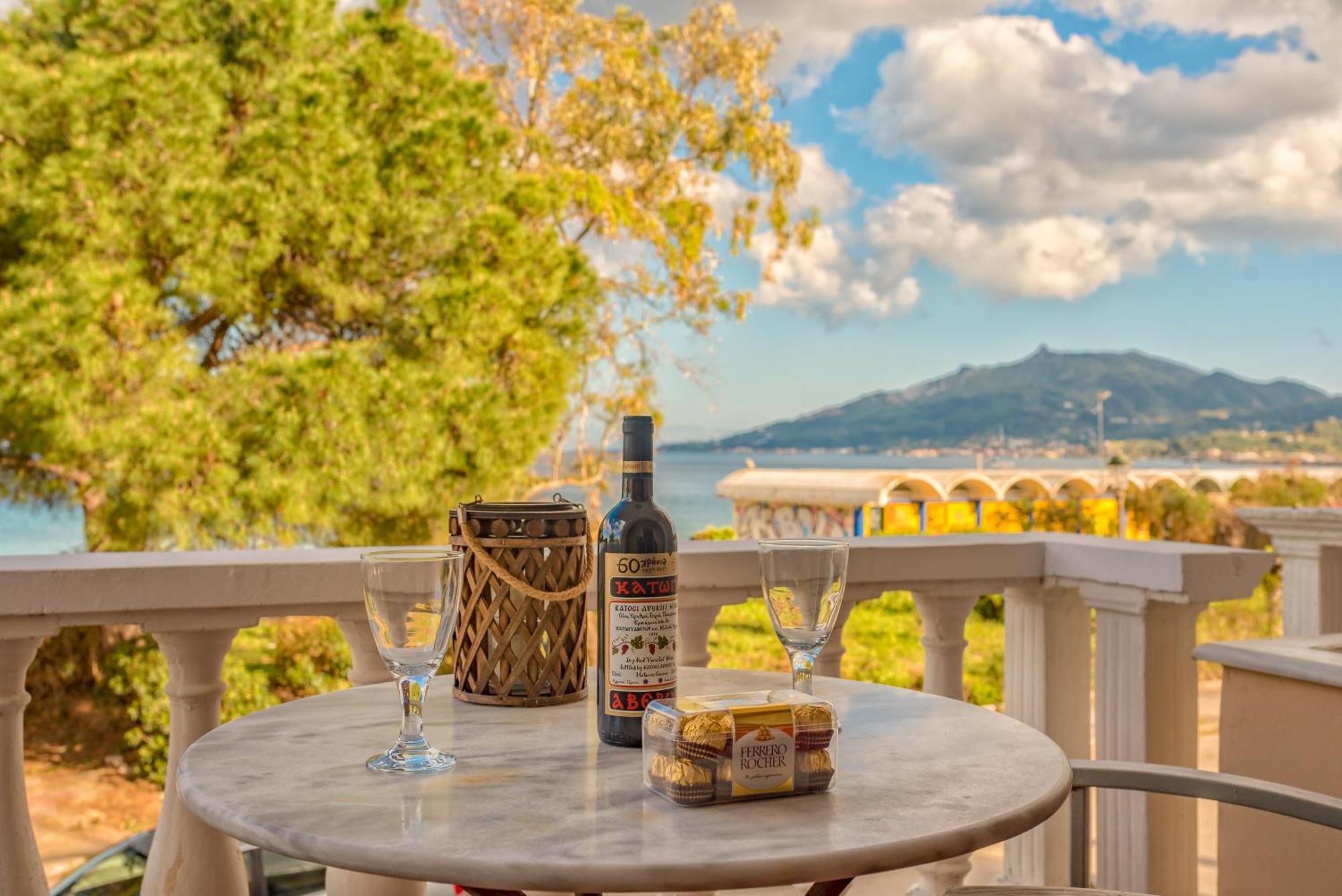 Seafront Spirit Suites Закинтос Екстериор снимка