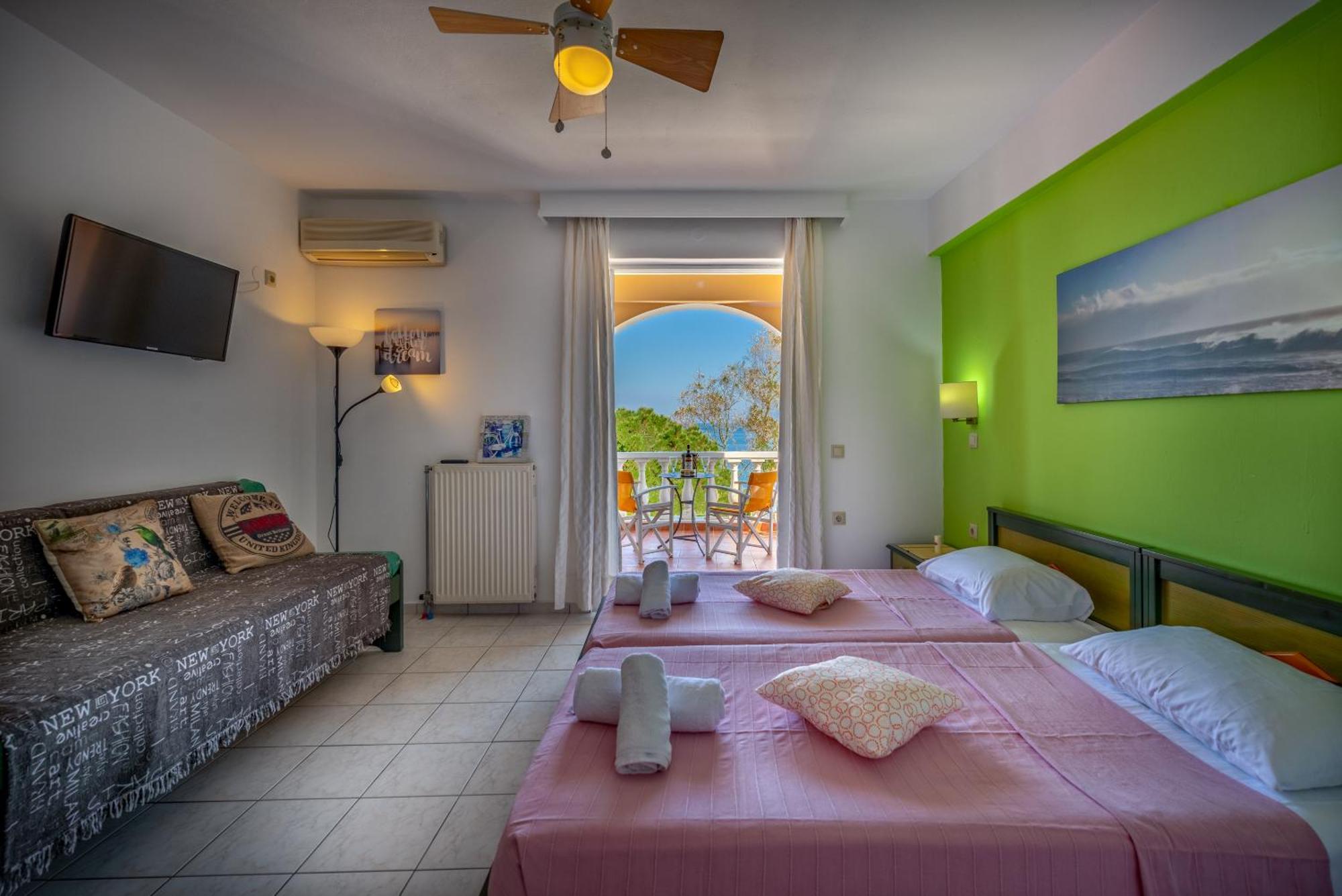 Seafront Spirit Suites Закинтос Екстериор снимка