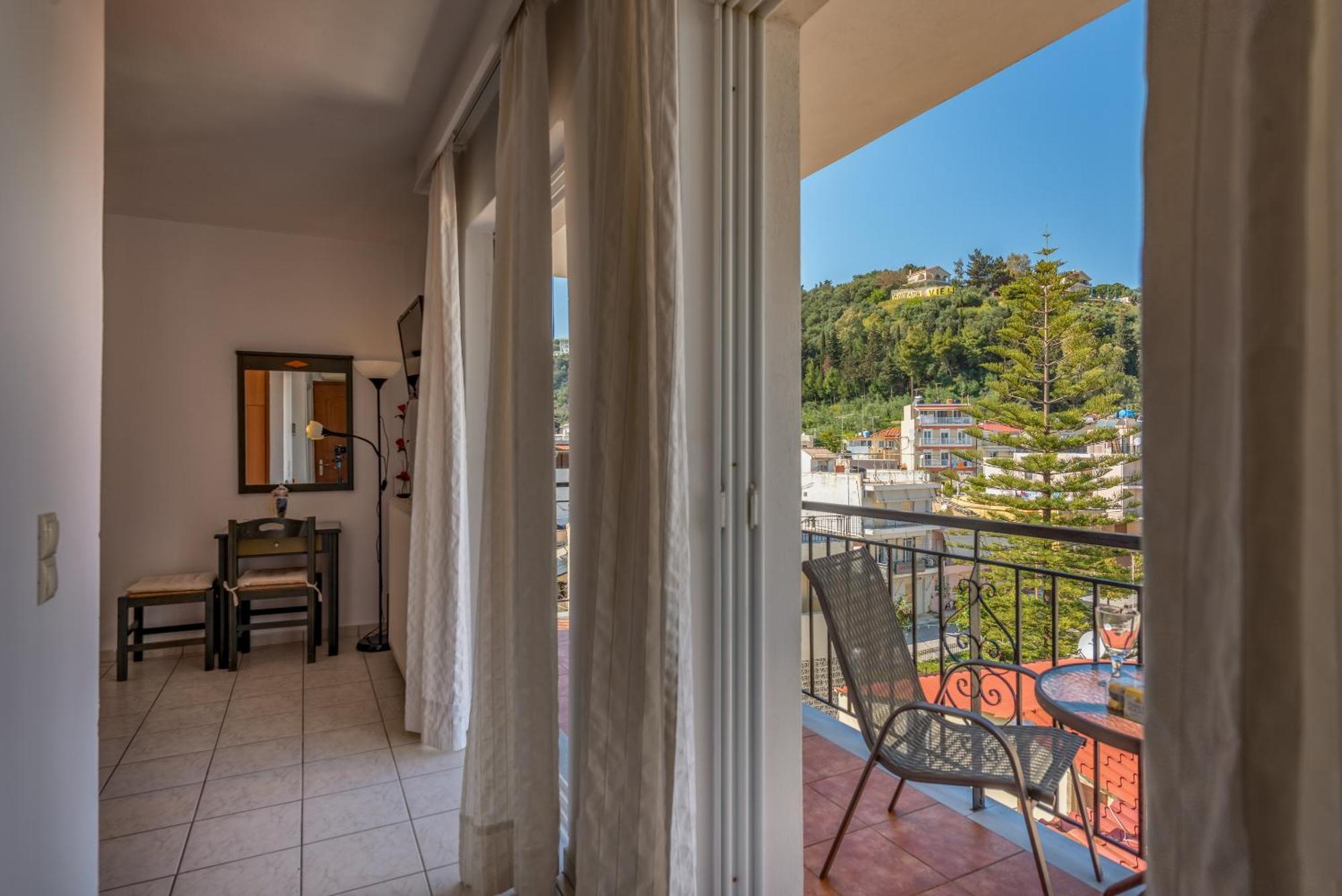 Seafront Spirit Suites Закинтос Стая снимка