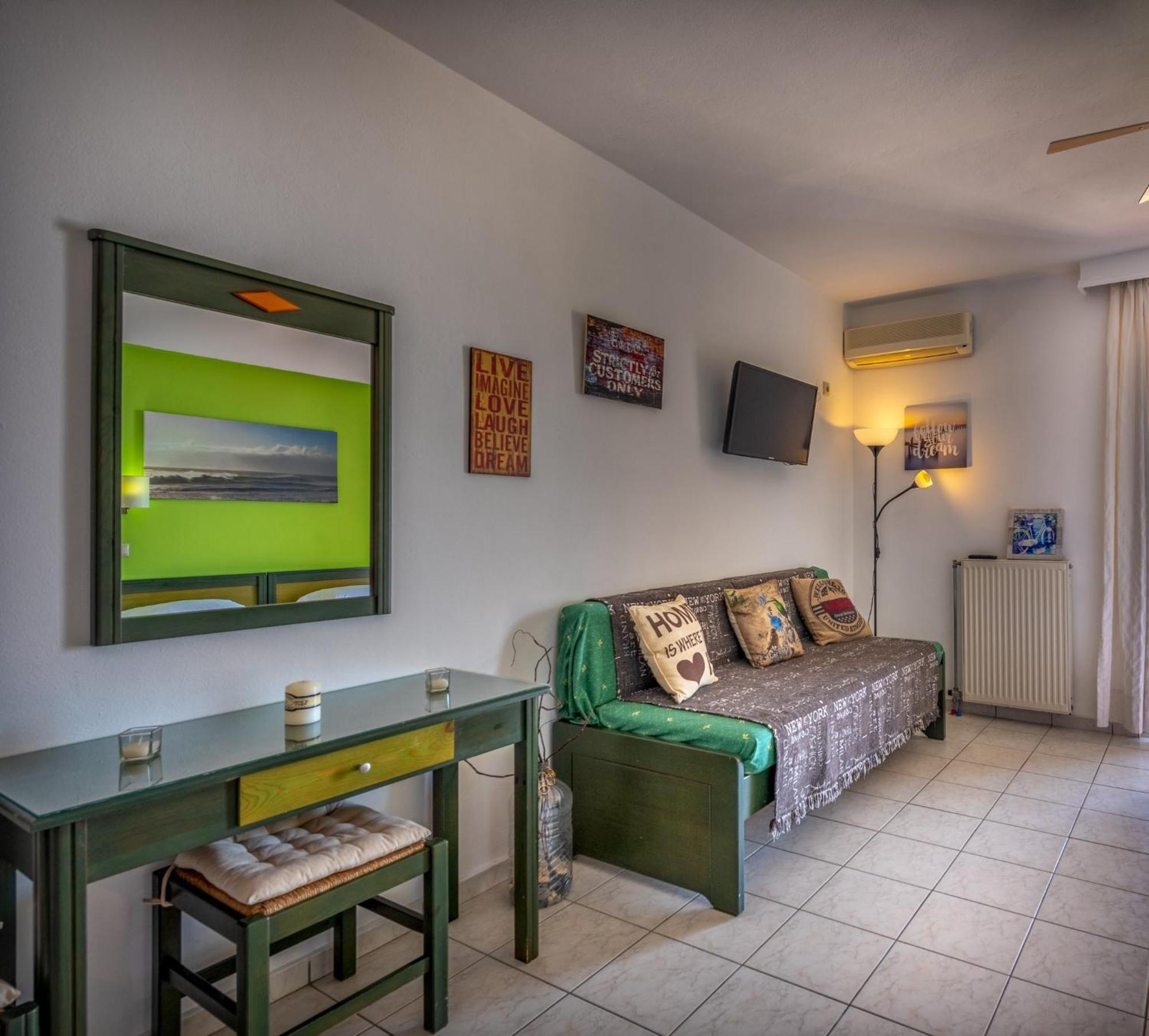 Seafront Spirit Suites Закинтос Стая снимка
