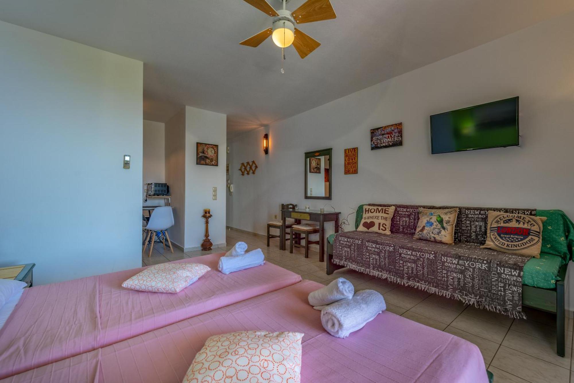 Seafront Spirit Suites Закинтос Стая снимка