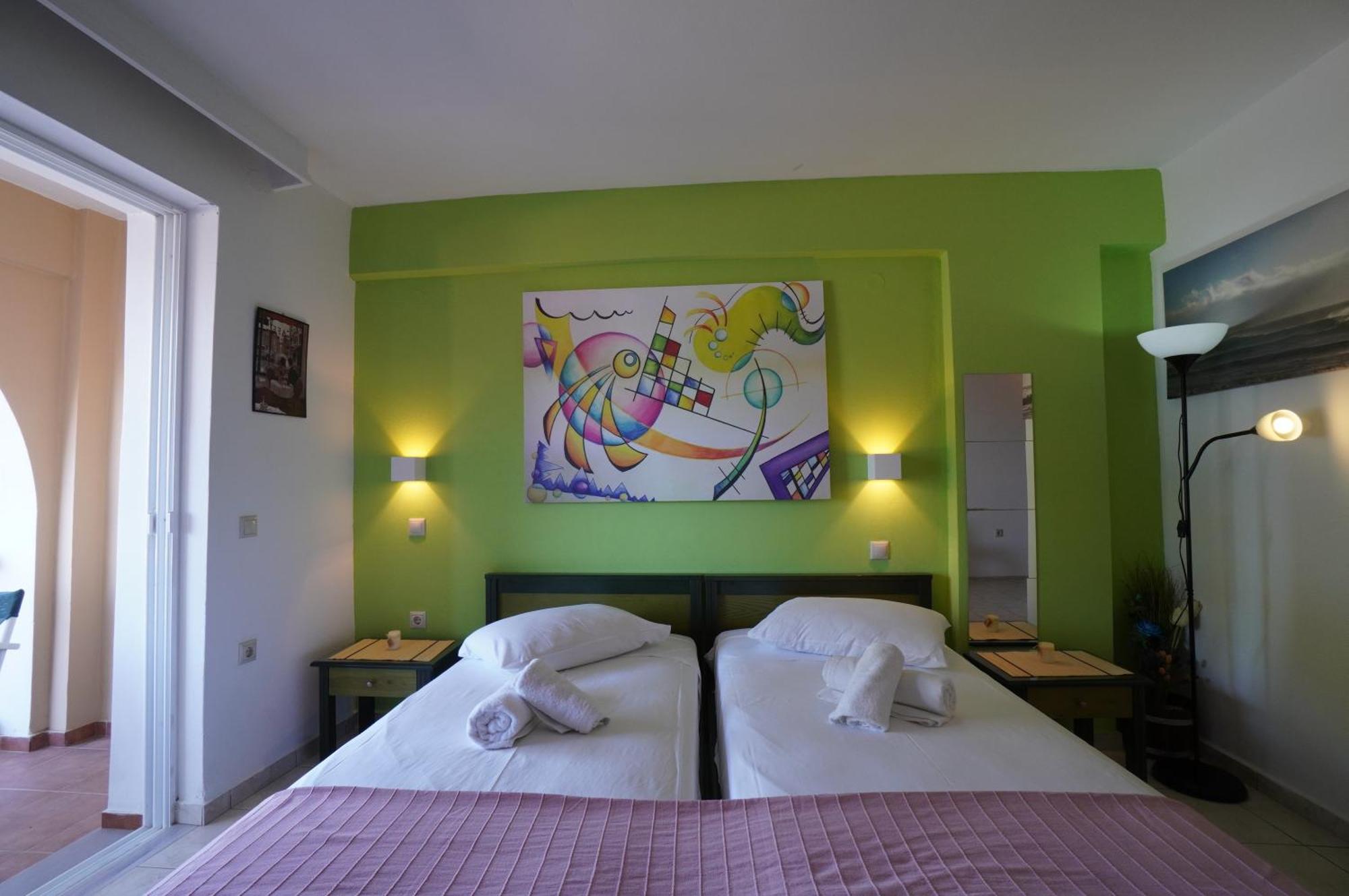 Seafront Spirit Suites Закинтос Стая снимка