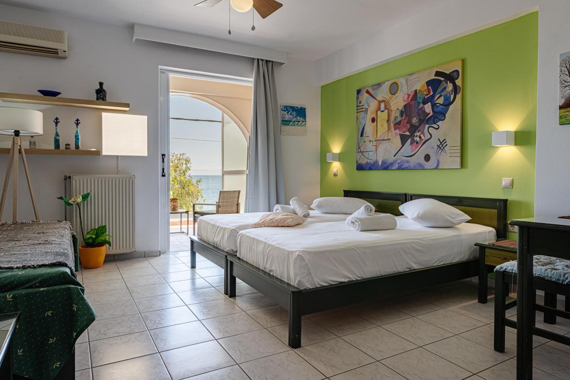 Seafront Spirit Suites Закинтос Екстериор снимка