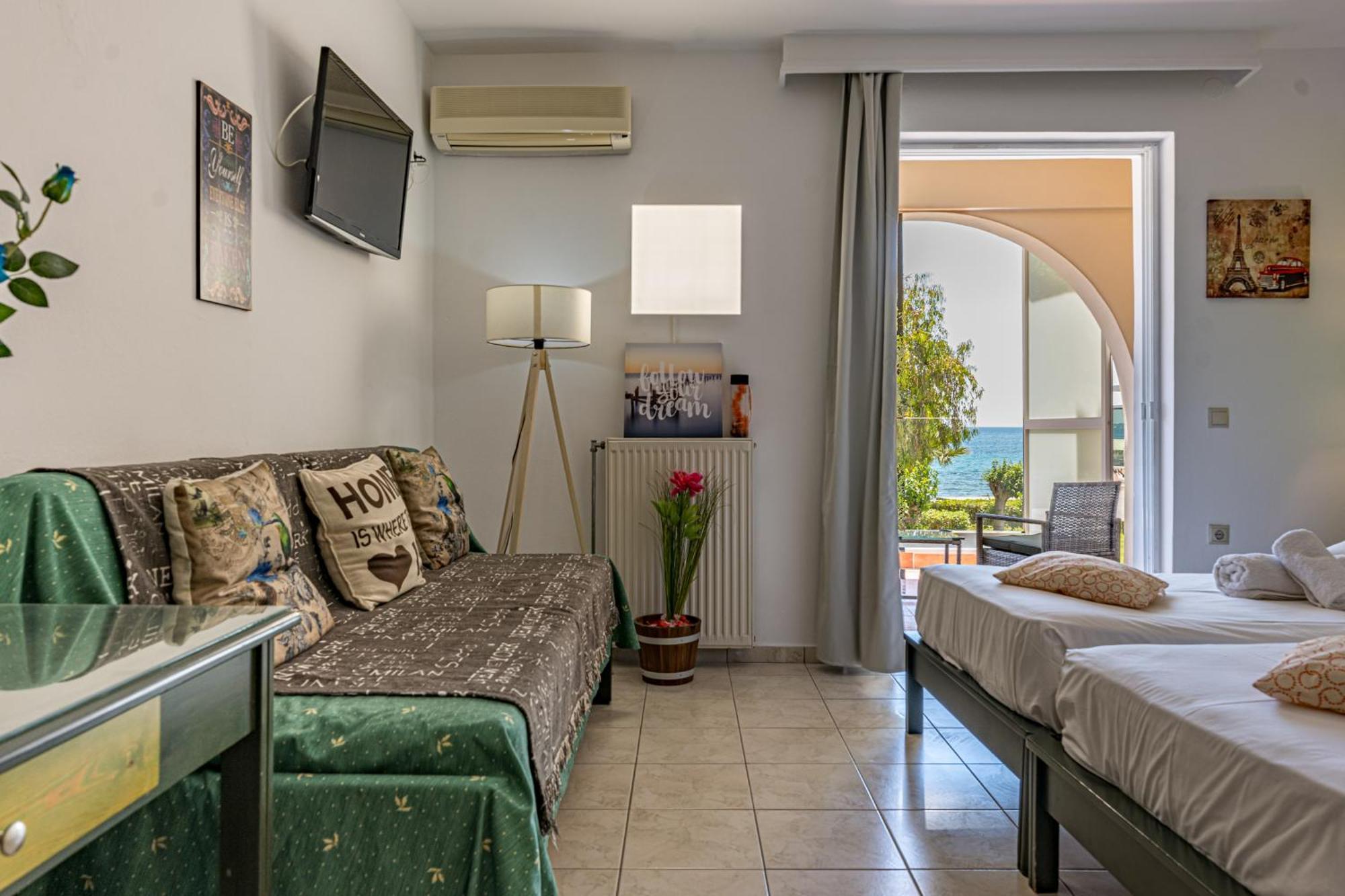 Seafront Spirit Suites Закинтос Екстериор снимка