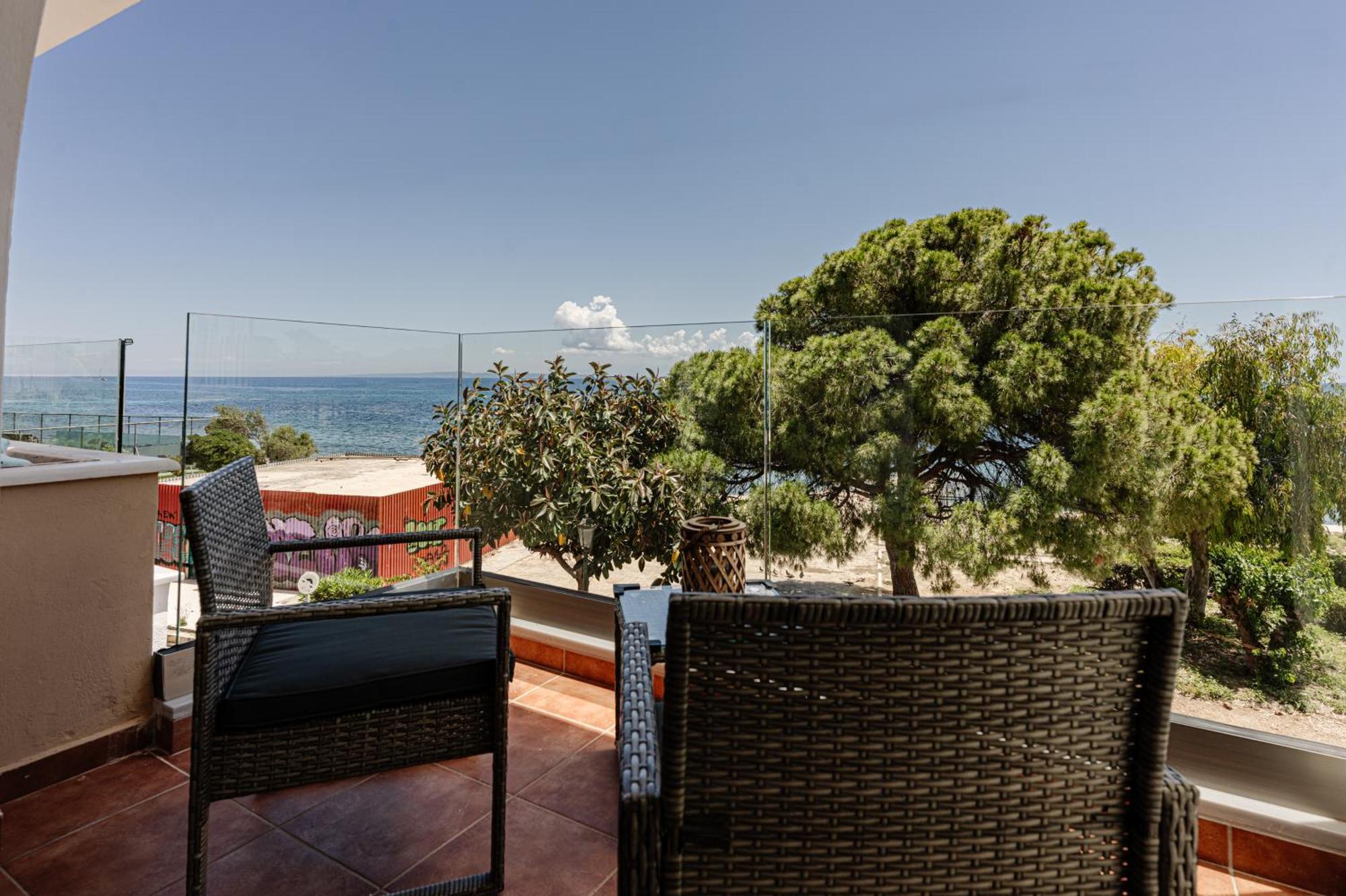 Seafront Spirit Suites Закинтос Стая снимка