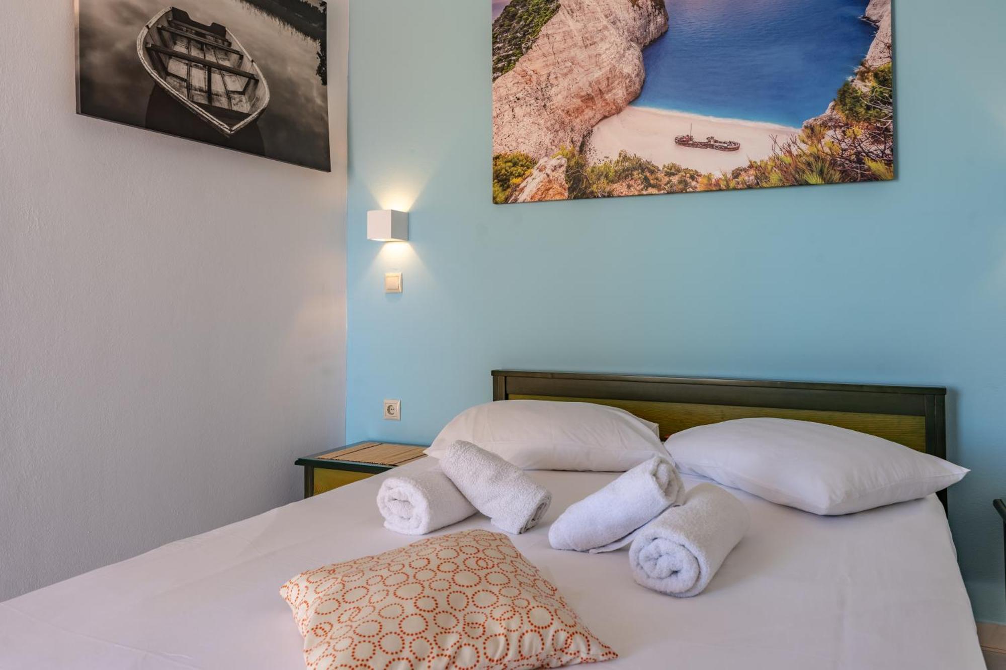 Seafront Spirit Suites Закинтос Стая снимка