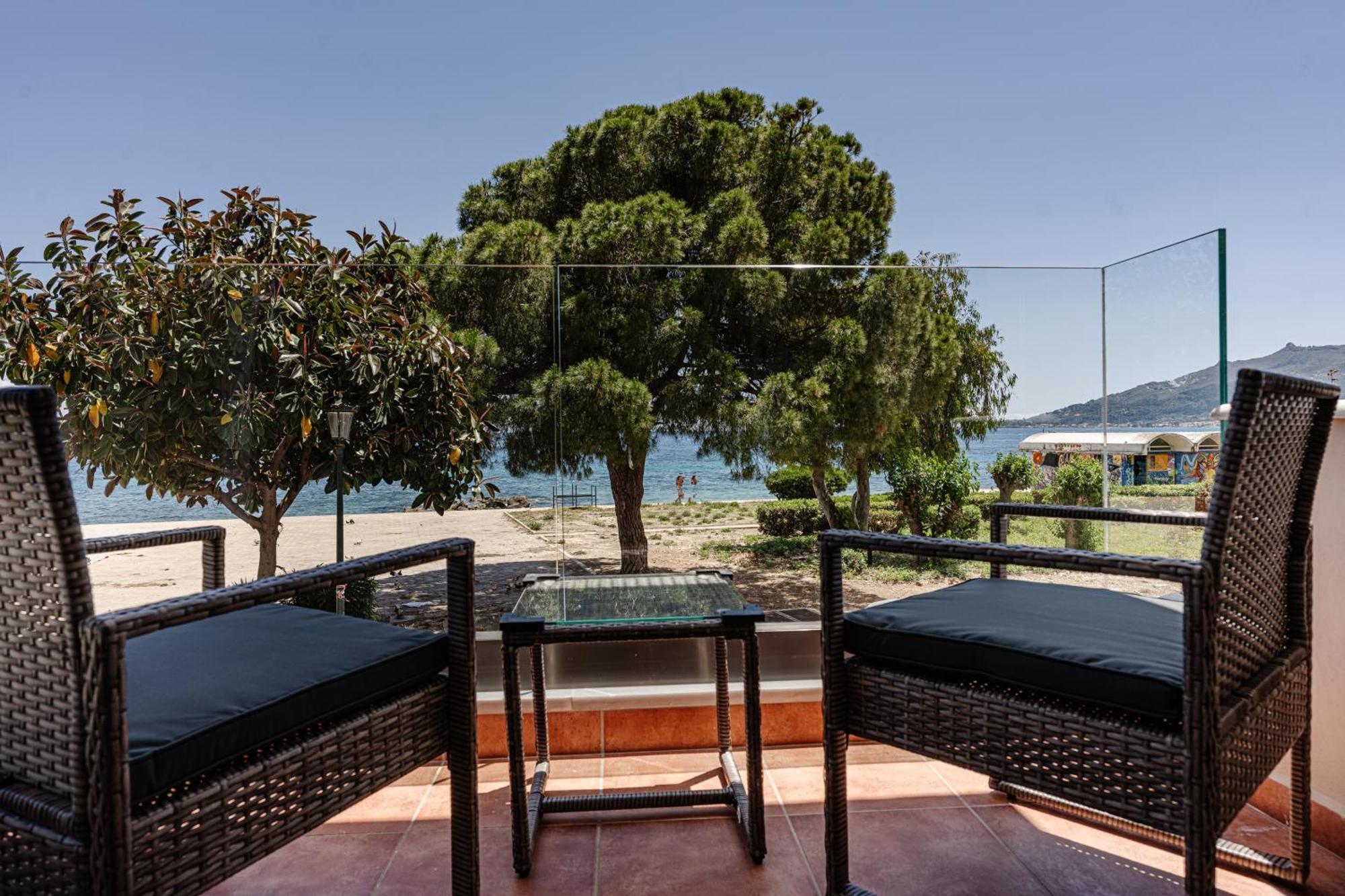 Seafront Spirit Suites Закинтос Екстериор снимка