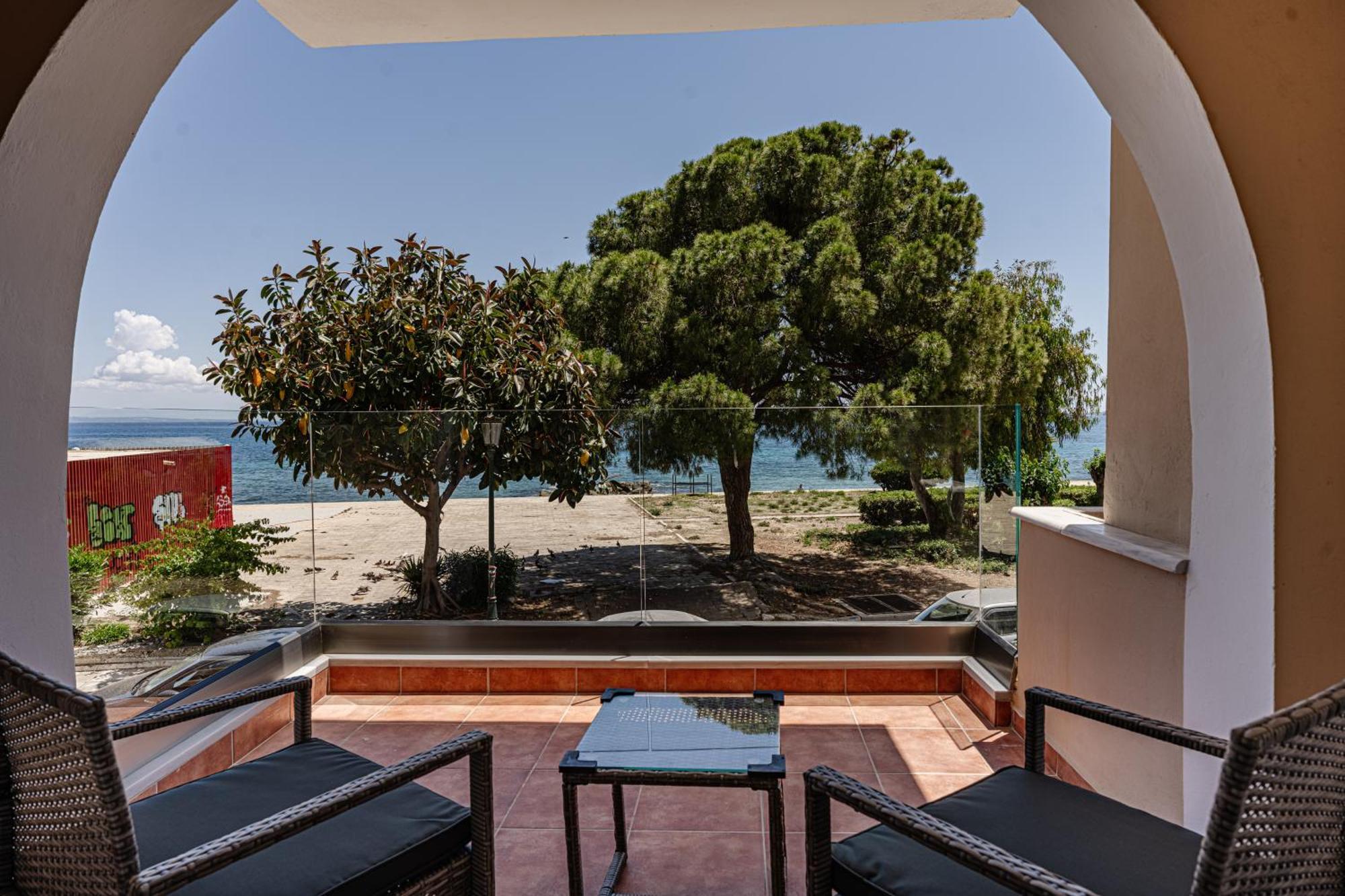 Seafront Spirit Suites Закинтос Стая снимка